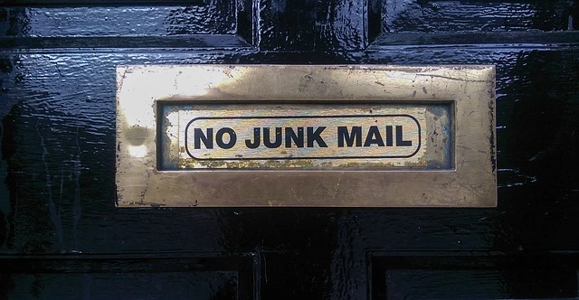 no junk mail written on mailbox